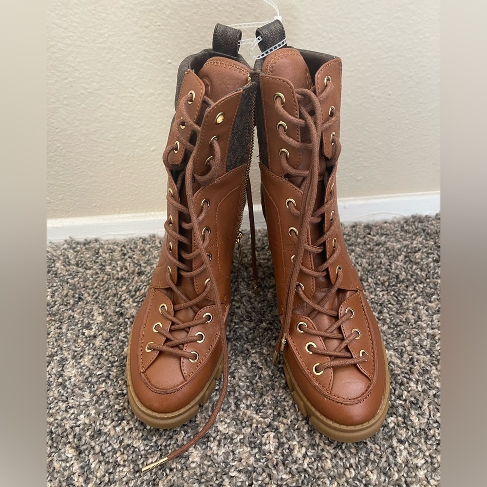 MICHEAL Micheal Kors Ridley Logo Print Lace-Up Bootie - Picture 2 of 9